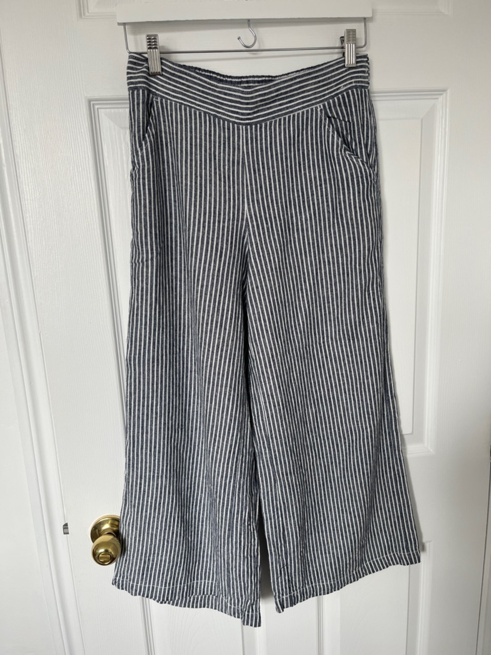 Max Studio Navy and White Striped Wide-Leg Pants.